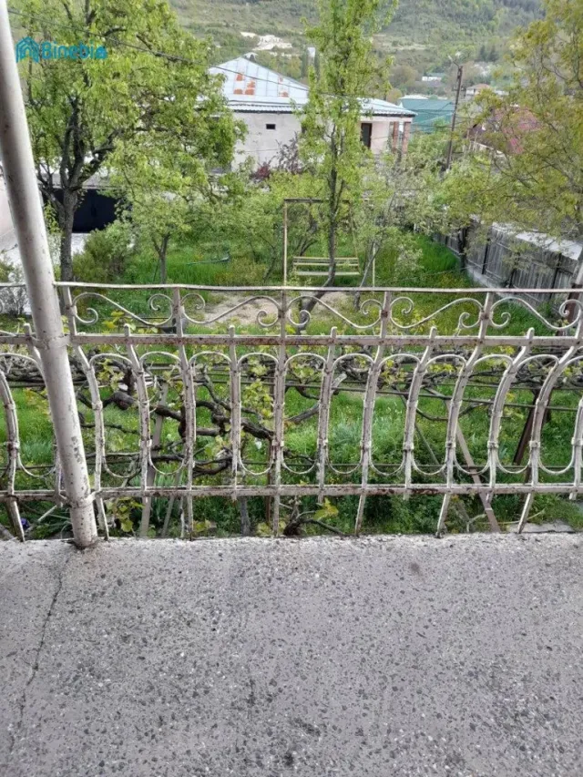 ქირავდება დღიურად 5 ოთახიანი ბინა