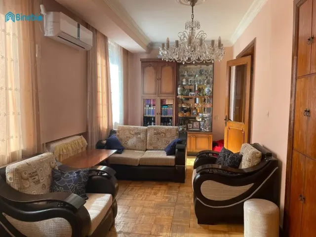 ქირავდება დღიურად 4 ოთახიანი ბინა