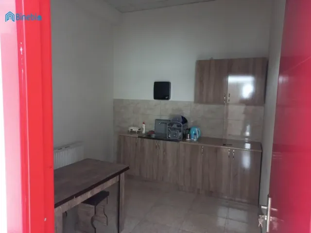 ქირავდება 360 მ² კომერციული ფართი