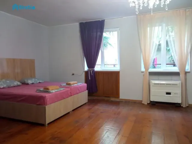 ქირავდება დღიურად 2 ოთახიანი ბინა